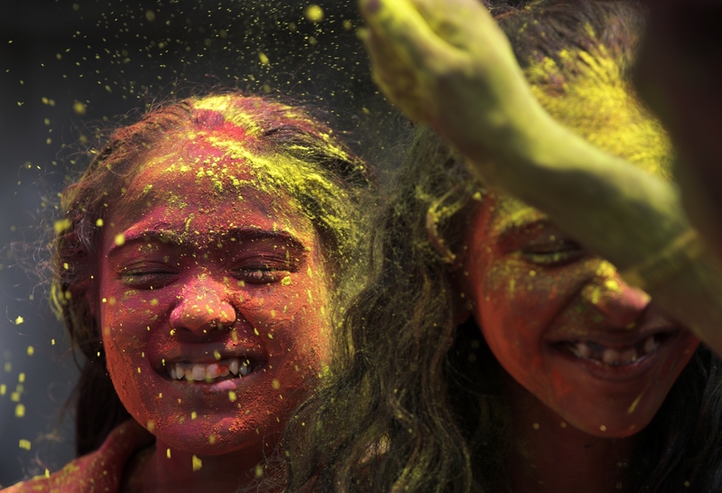 Holi Festival, la festa dei colori in India (fonte Lapresse )