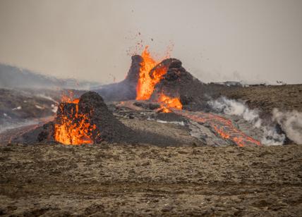 Continua l'eruzione del Vulcano islandese