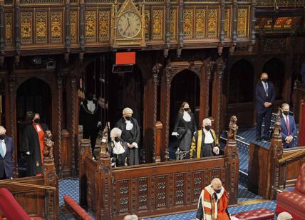 Molestie sessuali: parlamentare inglese sospeso per 6 settimane