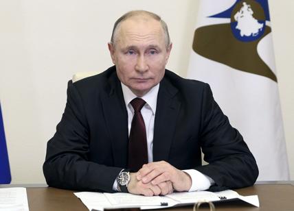 Covid: Putin in isolamento, in mio entourage "decine di contagi"