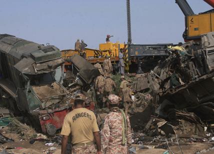 Pakistan, collisione ferroviaria nel distretto di Ghotki