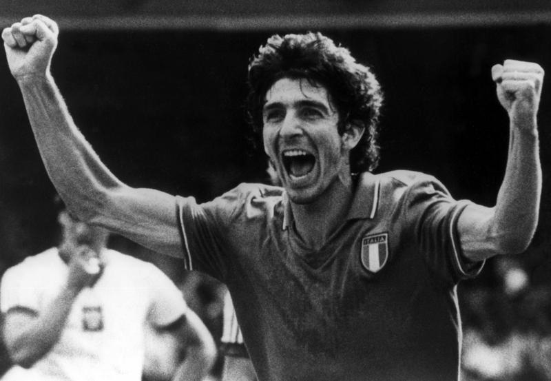 Nonostante le brutte prestazioni anche contro Perù, Camerun e Argentina, Bearzot difende Rossi dalle critiche della stampa, fino alla storica sfida del 5 luglio: con tre gol al Brasile, Rossi porta gli azzurri alle semifinali del mondiale Nonostante le brutte prestazioni anche contro Perù, Camerun e Argentina, Bearzot difende Rossi dalle critiche della stampa, fino alla storica sfida del 5 luglio: con tre gol al Brasile, Rossi porta gli azzurri alle semifinali del mondiale