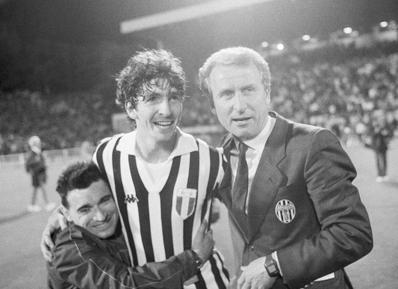 L'ultima partita di Paolo Rossi nella Juve è il 29 maggio 1985: all'Heysel i bianconeri battono il Liverpool con un rigore di Platini, conquistando la Coppa dei Campioni nella notte macchiata dal sangue dei 39 tifosi morti L'ultima partita di Paolo Rossi nella Juve è il 29 maggio 1985: all'Heysel i bianconeri battono il Liverpool con un rigore di Platini, conquistando la Coppa dei Campioni nella notte macchiata dal sangue dei 39 tifosi morti