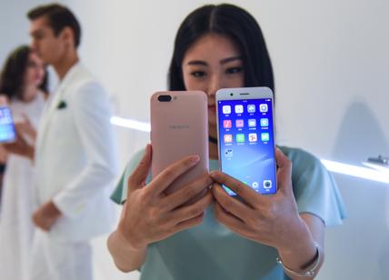 Cina, per la prima volta Oppo supera Huawei nella vendita di smartphone
