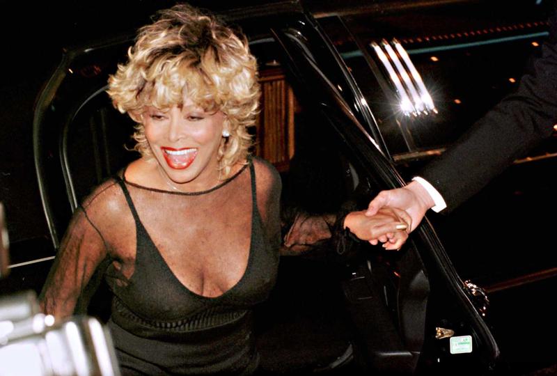 Tina Turner nel 1999: a 60 anni, era ancora una donna di grande fascino!