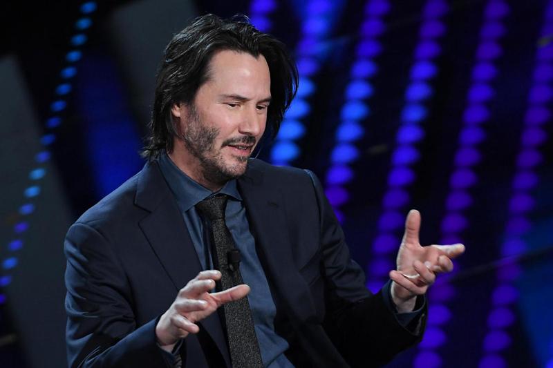 Keanu Reeves, stella del cinema ma grande appassionato di rock, ospite di riguardo a Sanremo 2017 Keanu Reeves, stella del cinema ma grande appassionato di rock, ospite di riguardo a Sanremo 2017