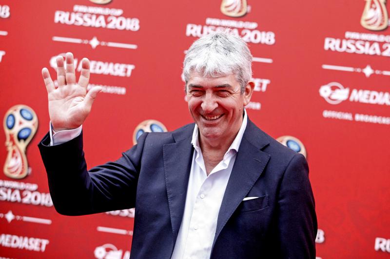 Paolo Rossi commenta il mondiale 2018 per Mediaset, dopo aver lavorato a lungo anche per Sky. Molto stimato come opinionista, si impegna nel contempo in diverse iniziative di utilità sociale Paolo Rossi commenta il mondiale 2018 per Mediaset, dopo aver lavorato a lungo anche per Sky. Molto stimato come opinionista, si impegna nel contempo in diverse iniziative di utilità sociale