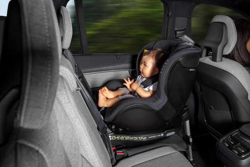272144 Children and Volvo Cars Safety Seats