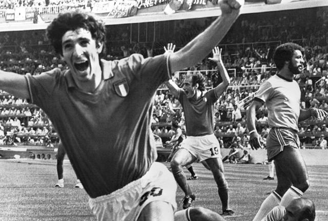 5 luglio 1982: l'indimenticabile tripletta di Pablito al Brasile (LaPresse) 5 luglio 1982: l'indimenticabile tripletta di Pablito al Brasile (LaPresse)