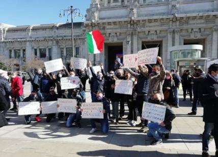 Bus a noleggio, ambulanti e Alitalia: tre proteste infiammano Milano. VIDEO