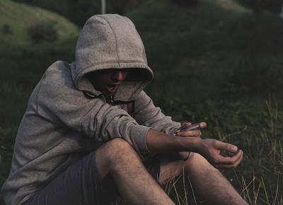addict 2713620 1920