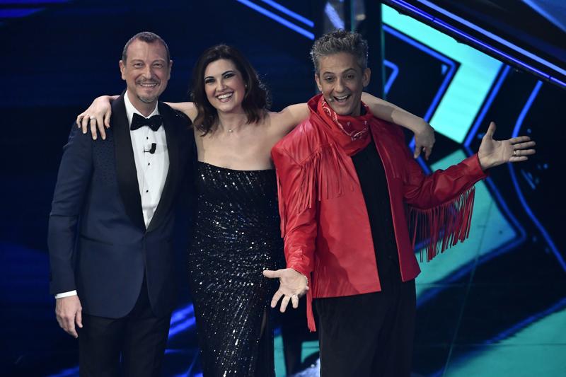 Amadeus, Giovanna Civitillo, Fiorello (Lapresse) Amadeus, Giovanna Civitillo, Fiorello (Lapresse)