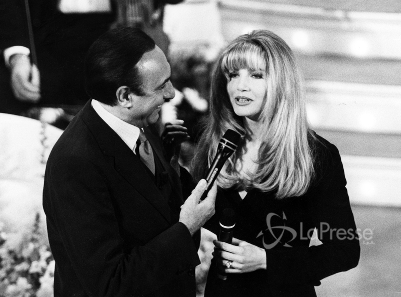 Un'altra straordinaria coppia di personaggi dello spettacolo: Pippo Baudo e Lorella Cuccarini Un'altra straordinaria coppia di personaggi dello spettacolo: Pippo Baudo e Lorella Cuccarini