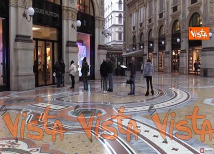 Un giorno in zona arancione: shopping a Milano. VIDEO