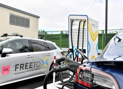 Autostrade per l’Italia, operative le prime piazzole di ricarica super veloce sulla rete autostradale