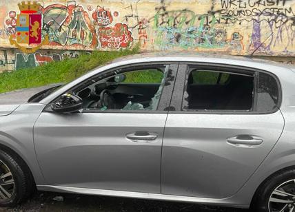 Roma, sanpietrini contro le auto in sosta: 25 macchine danneggiate da un folle