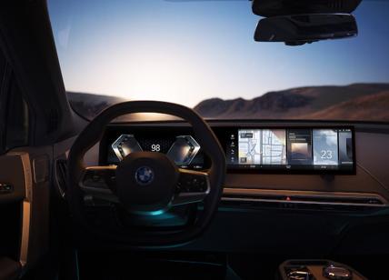 Con il nuovo iDrive, salire su una BMW è come essere nel futuro