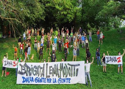 Solidarietà a Milano: i 300 della Brigata Lena Modotti