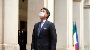 Conte ritorna in Università. Ma la sua lezione fa già discutere