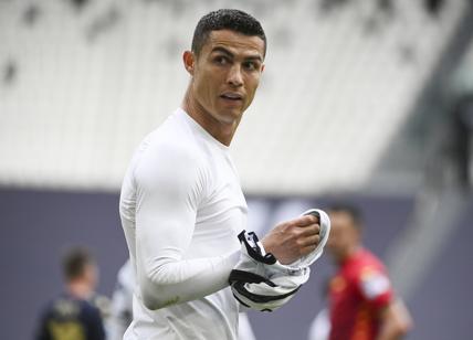 Ronaldo e la maglia lanciata, raccattapalle sgridato dalla Juventus