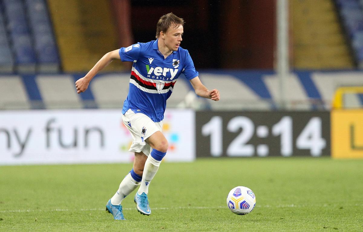 MIKKEL DAMSGAARD (DANIMARCA) – Esterno danese reduce dalla sua prima stagione in Italia con la maglia della Sampdoria (35 presenze e 2 gol) spinge i suoi connazionali a un paragone davvero illustre: quello con il mitico Miki Laudrup, ex Lazio, Juve, Barcellona e Real Madrid. MIKKEL DAMSGAARD (DANIMARCA) – Esterno danese reduce dalla sua prima stagione in Italia con la maglia della Sampdoria (35 presenze e 2 gol) spinge i suoi connazionali a un paragone davvero illustre: quello con il mitico Miki Laudrup, ex Lazio, Juve, Barcellona e Real Madrid.