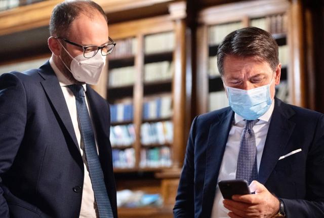 Dario Adamo con Giuseppe Conte: "Il nostro lavoro sulla comunicazione è sempre stato fatto in squadra, sia tra di noi, sia con l'allora Presidente del Consiglio"