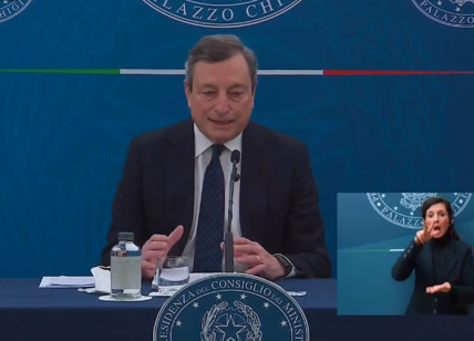 Draghi vince prova conferenza stampa, ma più cura a cerimoniale e domande
