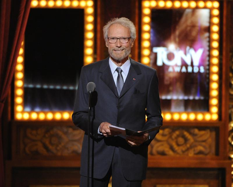Famoso per i suoi ruoli da "duro" nei film western e polizieschi, Clint Eastwood negli anni '80 è stato Sindaco Carmel-by-the-Sea, una piccola città della California Famoso per i suoi ruoli da "duro" nei film western e polizieschi, Clint Eastwood negli anni '80 è stato Sindaco Carmel-by-the-Sea, una piccola città della California