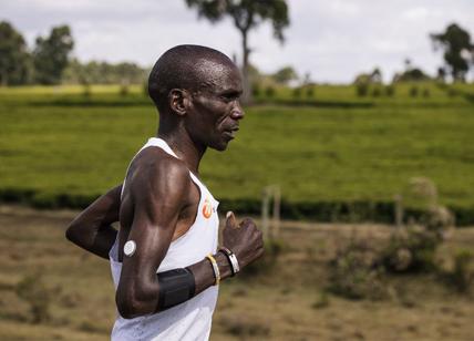 Kipchoge correrà alla Mission Marathon di Eschede con un biosensore di Abbott