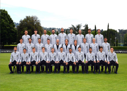 photo Squadra Azzura Costume armani veste la nazionale italiana agli