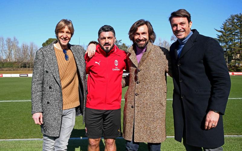 GATTUSO E PIRLO – Dal campo alla panchina, hanno mantenuto una forte amicizia anche se oggi sono rivali. Hanno un'altra cosa in comune: la caratteristica barba che ne contraddistingue il look GATTUSO E PIRLO – Dal campo alla panchina, hanno mantenuto una forte amicizia anche se oggi sono rivali. Hanno un'altra cosa in comune: la caratteristica barba che ne contraddistingue il look