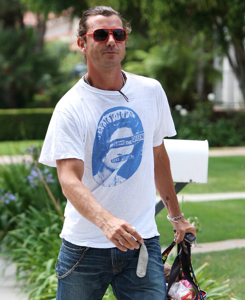 GAVIN ROSSDALE – Il cantante degli Institute, già frontman dei Bush, farà parte del cast del concerto in streaming per David Bowie, del quale ha reinterpretato il classico “Heroes” GAVIN ROSSDALE – Il cantante degli Institute, già frontman dei Bush, farà parte del cast del concerto in streaming per David Bowie, del quale ha reinterpretato il classico “Heroes”