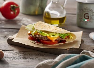 GIANGUSTO 202110609 piadaburger