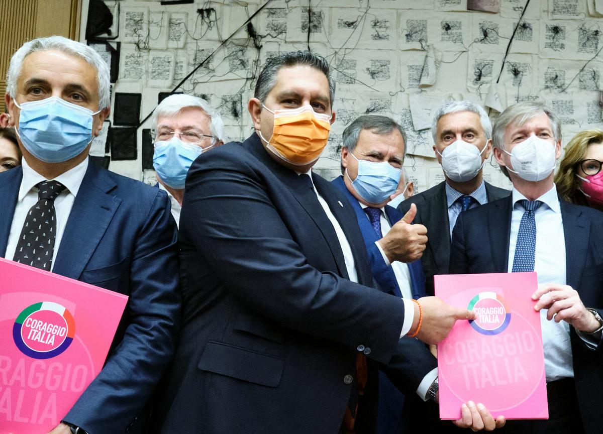 Toti, there is also fraud on masks.  Spinelli: “I told the prosecutors everything”