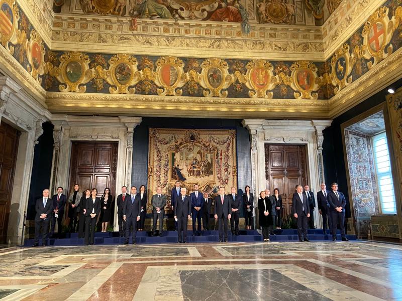 La foto del governo Draghi: distanziata, senza mascherine (Foto Twitter Lorenzo Pregliasco) La foto del governo Draghi: distanziata, senza mascherine (Foto Twitter Lorenzo Pregliasco)
