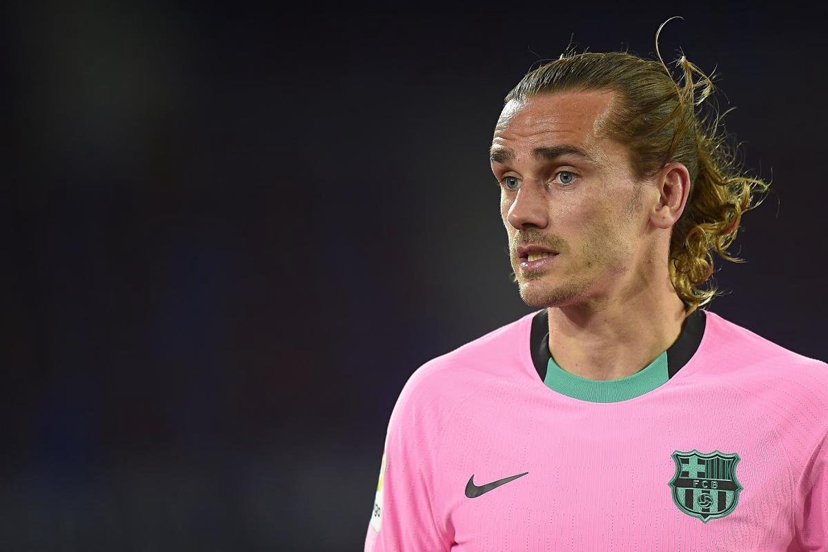 6° posto – ANTOINE GRIEZMANN – 78.700 ricerche Con Mbappè e Benzema compone il tridente da sogno della nazionale francese, ma la sua zazzera bionda non suscita di certo meno curiosità, come dimostrano le numerose query sul tema sui motori di ricerca. 6° posto – ANTOINE GRIEZMANN – 78.700 ricerche Con Mbappè e Benzema compone il tridente da sogno della nazionale francese, ma la sua zazzera bionda non suscita di certo meno curiosità, come dimostrano le numerose query sul tema sui motori di ricerca.