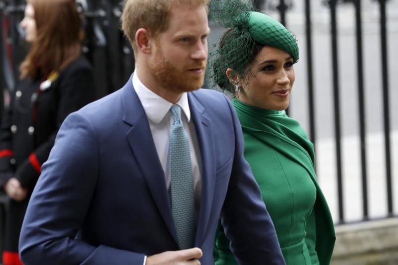 Harry e Meghan fianco a fianco: ai funerali di Filippo invece lei non ci sarà, ufficialmente per la gravidanza, ma forse anche per evitare incontri imbarazzanti Harry e Meghan fianco a fianco: ai funerali di Filippo invece lei non ci sarà, ufficialmente per la gravidanza, ma forse anche per evitare incontri imbarazzanti