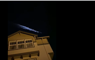 Il razzo cinese in caduta illumina il cielo: immagini spettacolari. VIDEO