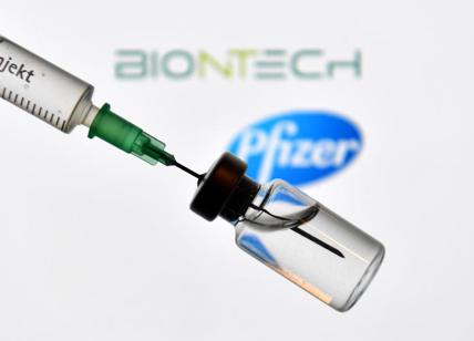 Ue, altri 300 mln di dosi del vaccino BioNTech. "Pfizer è il cavallo giusto"