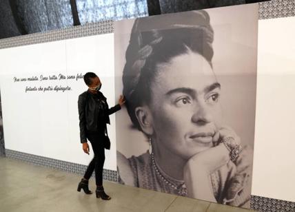 Frida Kahlo, fotografie inedite rivelano il suo rapporto con gli Stati Uniti