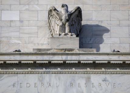Fed, lascia i tassi invariati ma alza le stime su crescita e inflazione in Usa