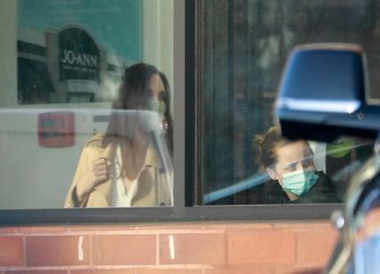 Hollywood, Angelina Jolie e la figlia Vivienne Jolie-Pitt fanno shopping