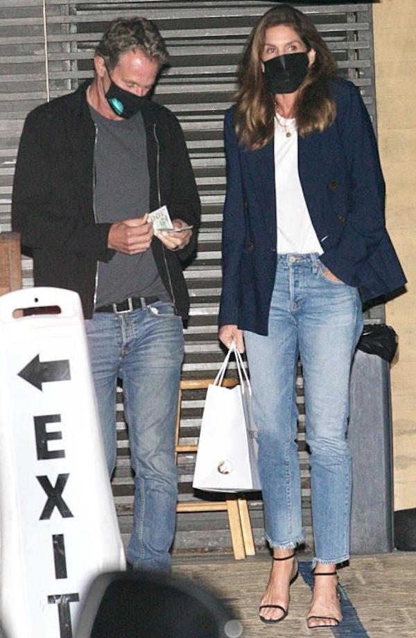 Malibu, Cindy Crawford e il marito Randy Gerber a cena da Nobu ipa