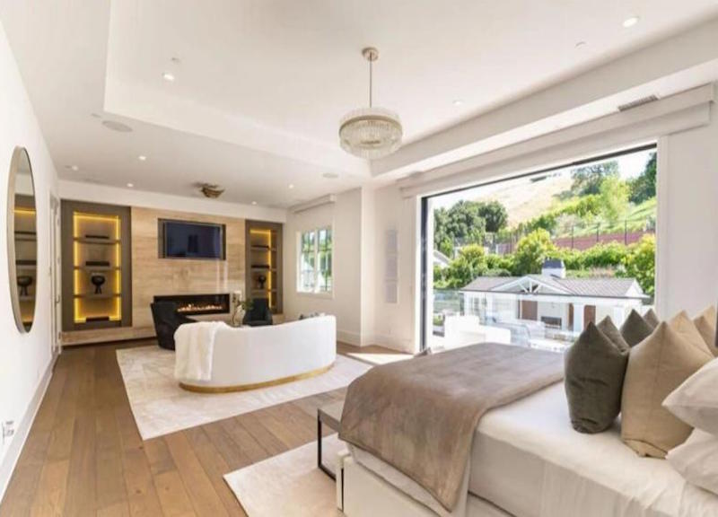 Madonna compra per 19,2 milioni usd la casa del cantante"Wekend" a Hidden Hills, Los Angeles IPA