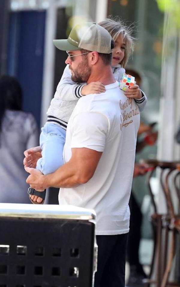 Sydney, Chris Hemswort e il figlio Travis Ipa