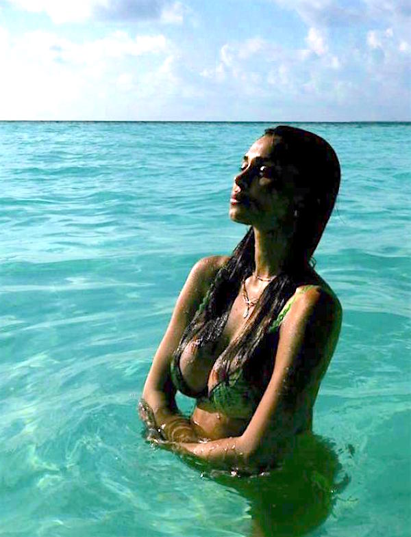 Belen Rodriguez e il fidanzato Antonio Spinalbese in vacanza alle Maldive Belen Rodriguez e il fidanzato Antonio Spinalbese in vacanza alle Maldive