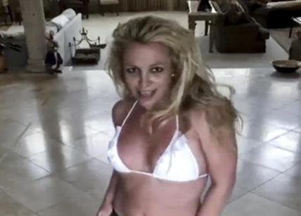 Britney Spears balla da casa sua per i suoi fan tramite i social