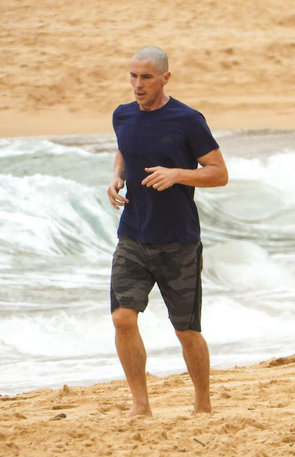 Sidney,l'attore premio Oscar,Christian Bale,mentre fa jogging a Whale Beach