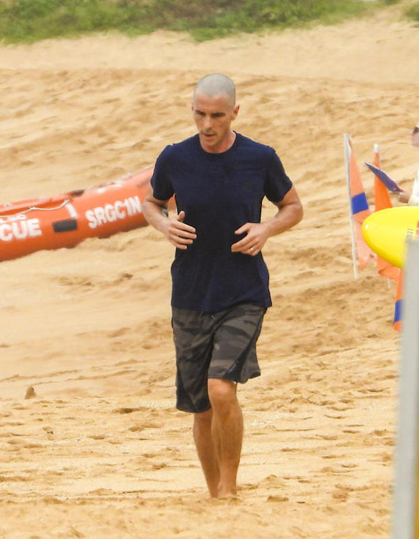 Sidney,l'attore premio Oscar,Christian Bale,mentre fa jogging a Whale Beach