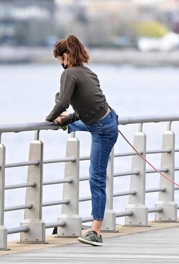 New York, Helena Christensen a passeggio  con  il suo cane 